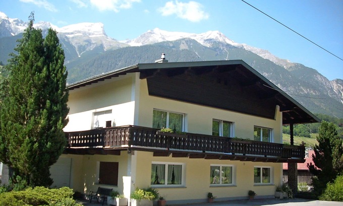 Pians Apartment | Lovely apartment for 4 people with WIFI, TV, patio, pets allowed and panoramic view