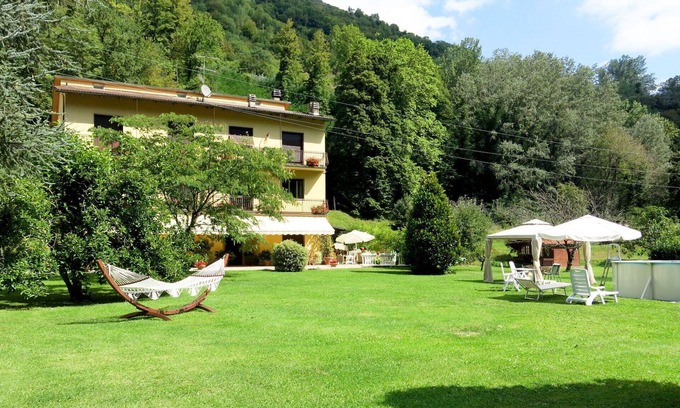 Casoli Apartment | Lovely apartment for 6 guests with hot tub, WIFI, pool, TV and patio