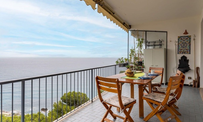 Capo Mimosa-Rollo Apartment | Lovely apartment for 6 people with WIFI, TV and terrace