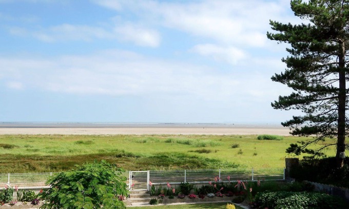 Ille-et-Vilaine Apartment | Lovely apartment for 4 people with WIFI, TV and terrace