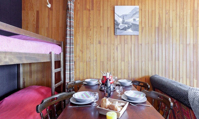 La Toussuire Apartment | Lovely apartment for 4 people with WIFI, TV and balcony