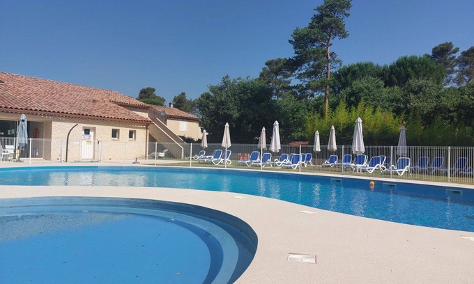Nans-les-Pins Apartment | Lovely apartment for 6 people with WIFI, pool, TV and terrace