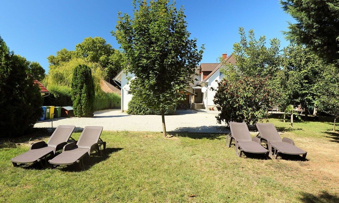 Balatonszemes Apartment | Lovely apartment for 15 guests with A/C, WIFI, TV, patio and pets allowed