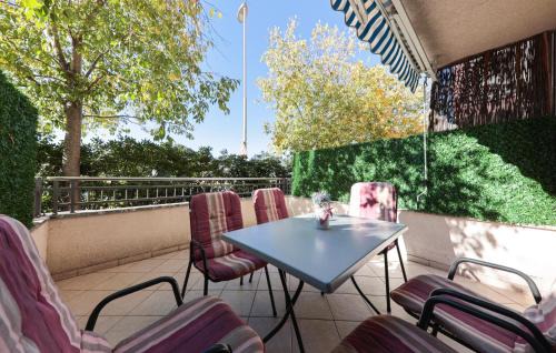 Dugis Apartment | Lovely Apartment In Makarska With Wifi