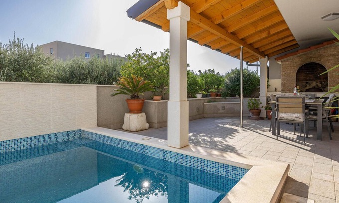 Podstrana Apartment | Lovely apartment in Podstrana with WiFi