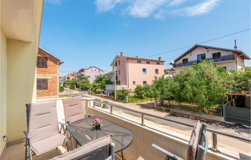 Crno Apartment | Lovely Apartment In Zadar With Wifi