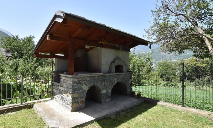 Fenis Apartment | Lovely apartment for 4 guests with pool, WIFI, TV, terrace and pets allowed