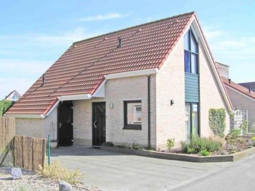 Breskens House | Lovely bungalow with garden