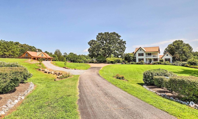 Caroleen House | Lovely Equine Countryside Estate on 68 Acres