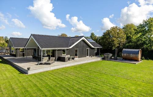 Reersø House | Lovely Home In Gørlev With Sauna
