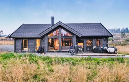 Lillehammer House | Lovely Home In Lillehammer With Kitchen