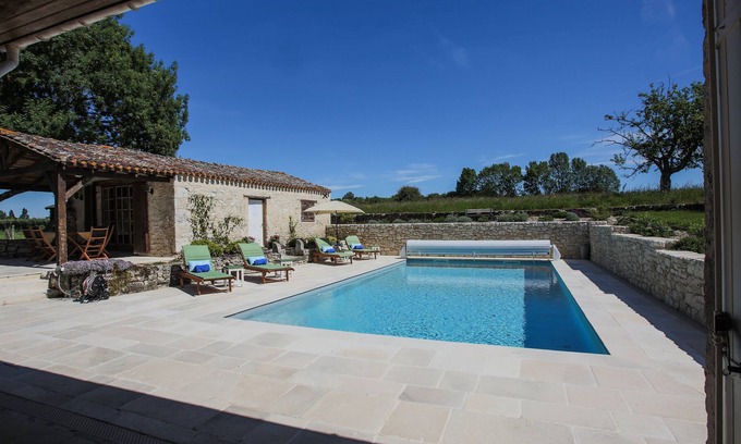 Loubezs-Bernac House | Lovely Large Longère Farmhouse in the Aquitaine with Salt Water Pool