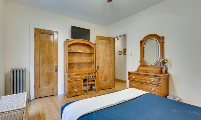 Rogers Park Apartment | Lovely Near Loyola - Enjoy the Wonderful Outdoor Space and Sun Room - Room for the Whole Crew by AllSet Turnover