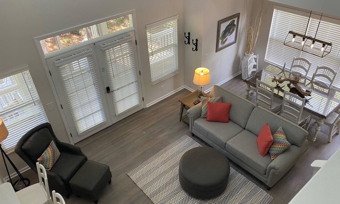 Saint Helena Island Cottage | Lovely two-story golf cottage located in the heart of Fripp Island
