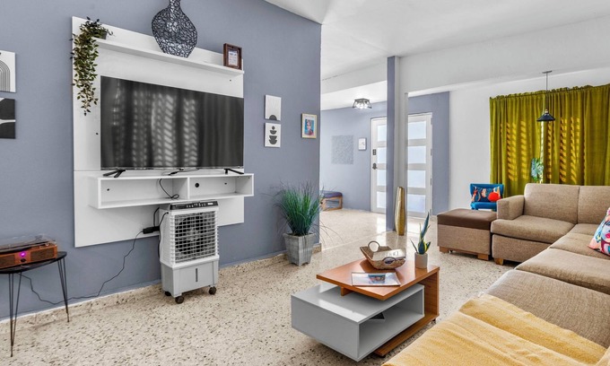 Cangrejo Arriba Apartment | Low -Season Special-Huge San Juan House -5 Min Beach & Airport W/Jacuzzi -Pool