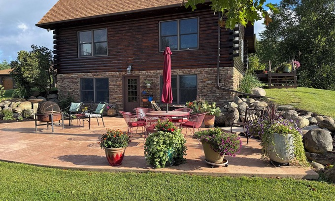Erie County Cabin | Lower level of tranquil hilltop cabin