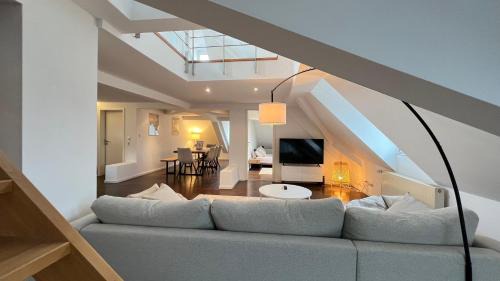 Ludwigsburg Apartment | LudwigsHome Zentral, Spacious, 120qm, Klima