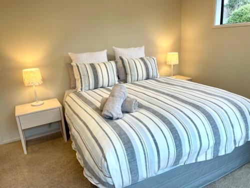 Luggate House | Luggate creek view