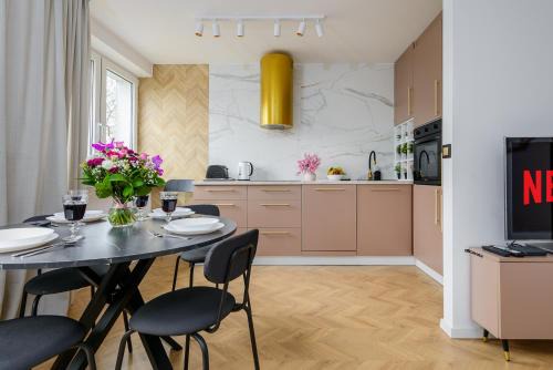 Zoliborz Apartment | Lumina spacious apartment in Warsaw