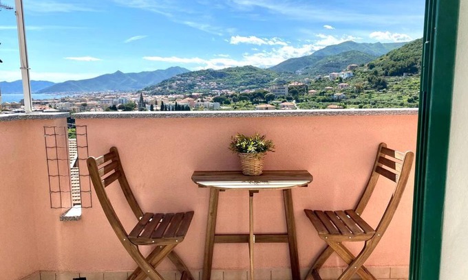 Borgio Verezzi Apartment | Luminoso Bilocale con Balcone a Borgio Verezzi