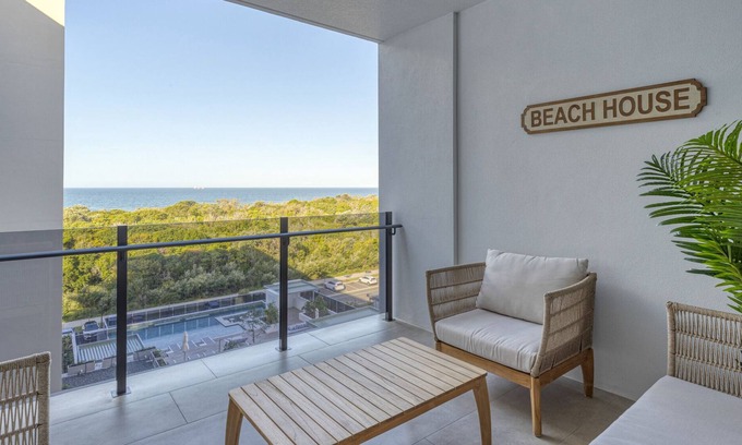 Bokarina Apartment | Lush Beachfront Living with Parking, Pool and BBQ