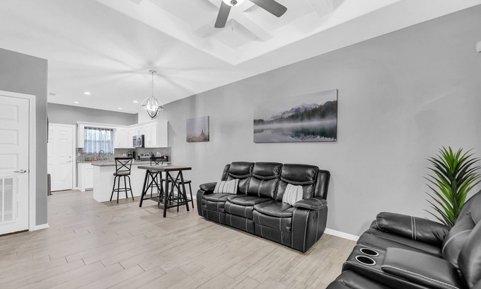 Weslaco Condo | Lux 2-bedroom condo with basics WiFi in charming Weslaco