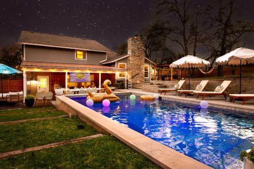 West Oak Hill House | Lux 5BR gem with Heated Pool, SPA, and Outdoor Movie Theater
