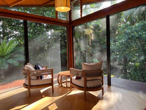 Eubenangee House | Lux rainforest lodge - 2 King bedrooms