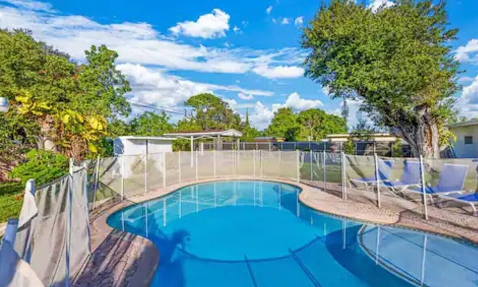 West Park House | Lux Villa, Private Pool, 17 Mins To Beach