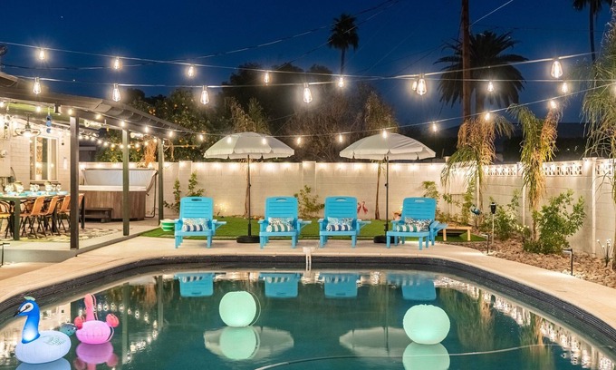 Village Grove House | Luxe 4 BR House, FREE Heated Pool, Hot Tub, 5min Old Town, 15min Barrett Jackson