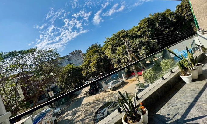 DLF Phase 1 Hotel | Luxe 8 Stayz