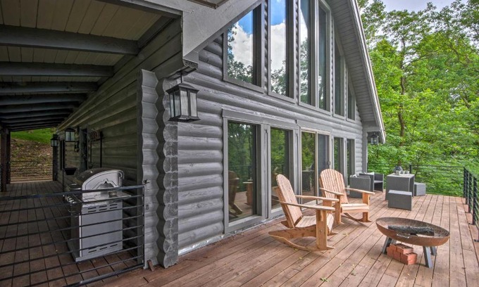 Jasper House | Luxe Jasper Cabin with Deck and Blue Ridge Mtn Views!