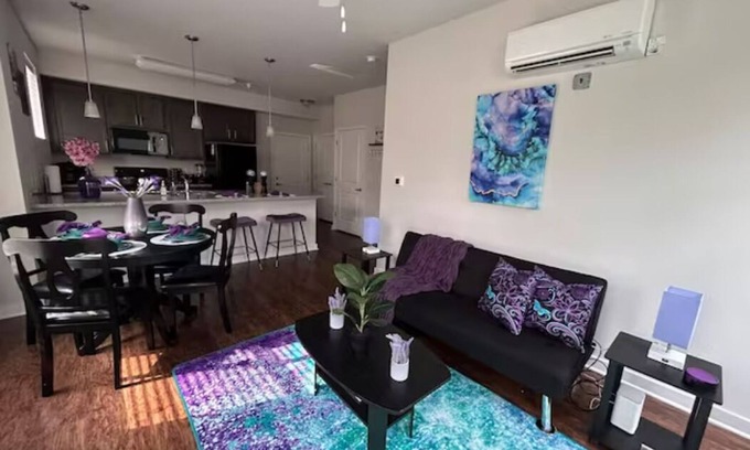 Moseley Apartment | Luxe King Bd W Resort Amenities