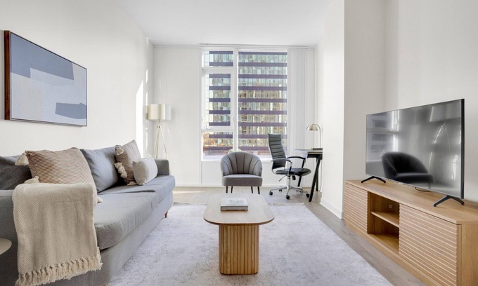 Downtown San Jose Apartment | Luxe San Jose 1BR w/Gym & Pool, good access to 280 & 101, by Blueground