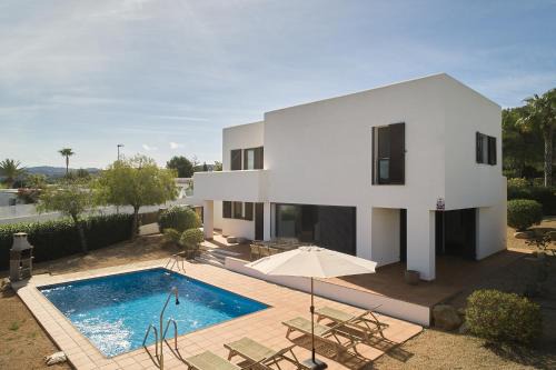 San Antonio Bay Villa | Luxe villa met privézwembad & zeezicht - Villa Luna