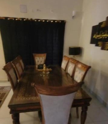 Karachi District Villa | Luxurious 200 SQY Executive Furnished Villa for Rent