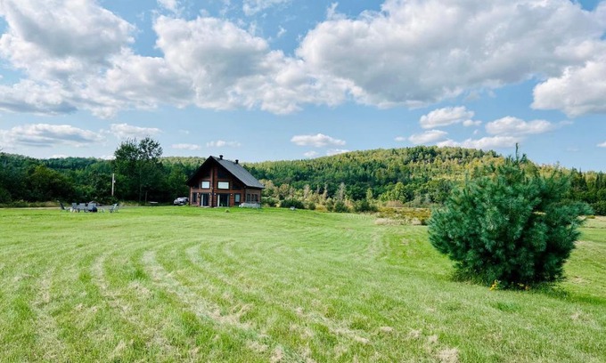 Mauricie Ski Chalet | Luxurious and Private Chalet Le Million