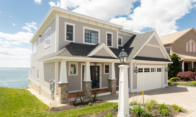 York Beach Cottage | Luxurious Oceanfront Property: A Cruising Feeling Awaits You !