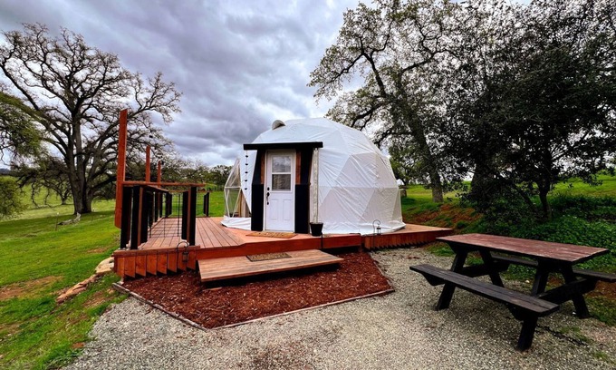 Wheatland House | Luxurious Rustic Dome with Private Deck and Picnic Table in California