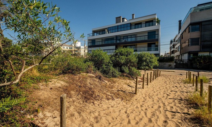 Lagoa Pequena Apartment | Luxurious Studio Right on the Sand in Irb203