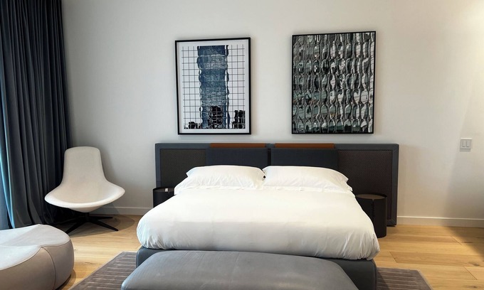 Davenport Apartment | Luxury 1BR w/ensuite, skylit dining, Powder Rm, Kitchen, balcony & pet services