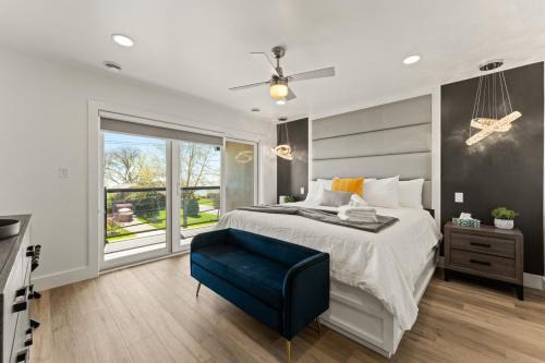 Leamington House | Luxury 3 level, 3 Bedroom 171-2 Condos
