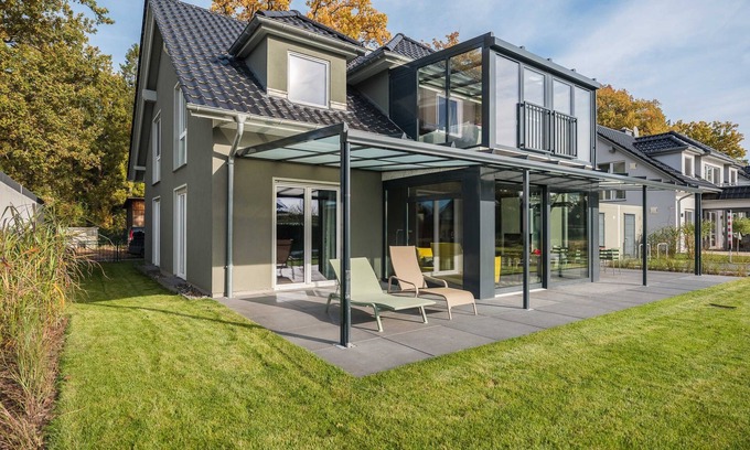 Krakow am See Apartment | Luxury apartment 122 m² directly on the water with boat - Luxus FeWO direkt am See mit