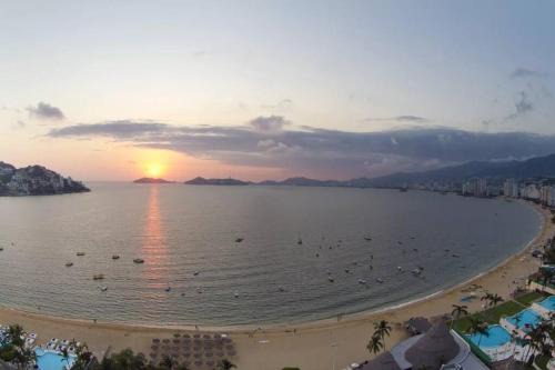 Costa Azul Apartment | Luxury apartment in front of Acapulco Beach