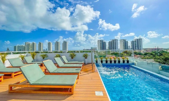 Downtown Cancun Apartment | Luxury Apartments Pool & Jacuzzi