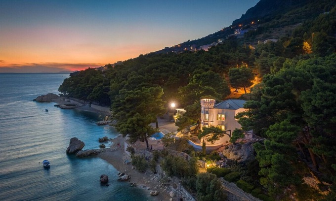 Ruskamen Villa | Luxury Beachfront villa Sea Palace with private pool, Jacuzzi, hot tub, sauna and gym right at the beach in Lokva Rogoznica - Omis