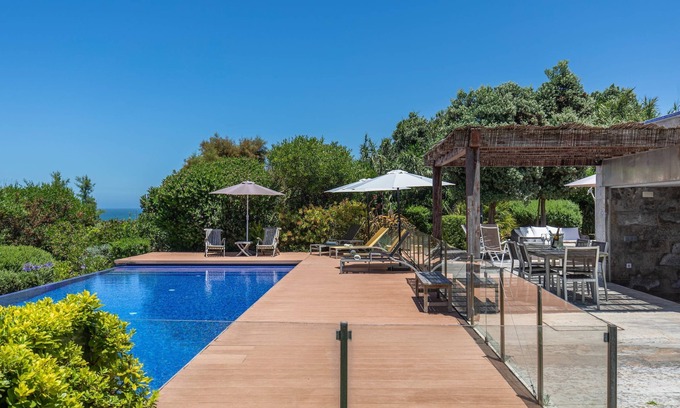 Colares Apartment | Luxury Beachfront Villa