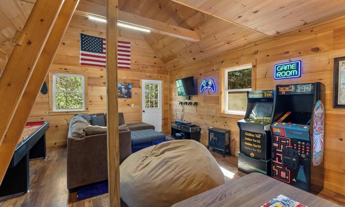 Cashiers Cabin | Luxury Cabin Hot Tub, Trails, 2 Ponds & Waterfalls