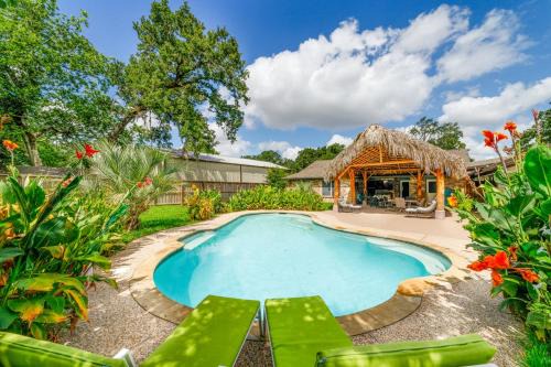 Timberlake Estates House | Luxury Cypress Escape - Pool, BBQ, Bar, 8 Beds