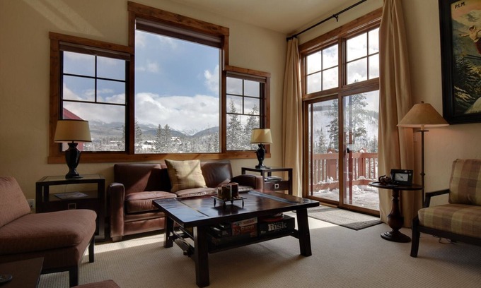 Bear Crossing House | Luxury, END UNIT townhome w/amazing views & privacy. High-end furnishings. Cozy.